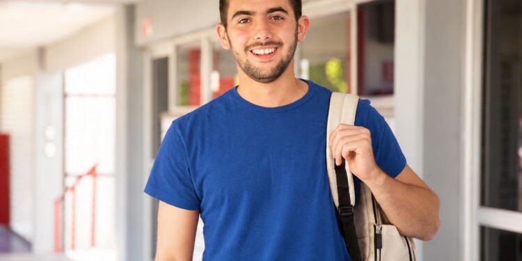 Athena Saúde abre inscrições para capacitação de jovens em busca do primeiro emprego, em Natal