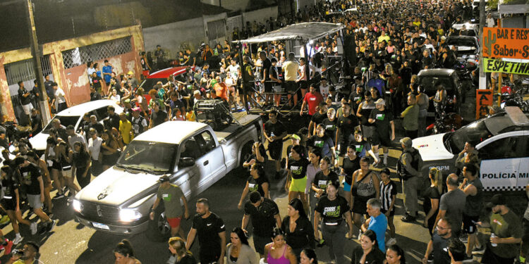 “Corres” misturam exercício físico, dança, lazer e socialização em Natal