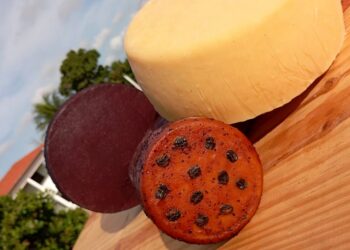 Criadora do queijo maturado no café conquista registro estadual e Selo ‘Feito Potiguar’