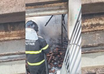 Incêndio atinge residência na zona Norte de Natal