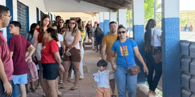 Eleições em Mossoró têm manhã de filas, demora e impaciência nos principais locais de votação