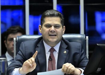 Alcolumbre anuncia sessões para discutir e votar fim da escala 6×1 no Senado