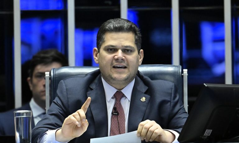 Alcolumbre anuncia sessões para discutir e votar fim da escala 6×1 no Senado