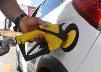 Governo zera tributos federais da gasolina e mantém subsídio a etanol e diesel