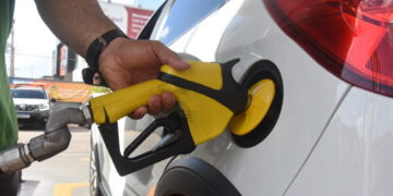 Governo zera tributos federais da gasolina e mantém subsídio a etanol e diesel