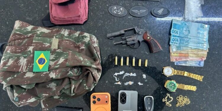 Confronto policial na zona Sul de Natal deixa um morto; arma, drogas e dinheiro são apreendidos