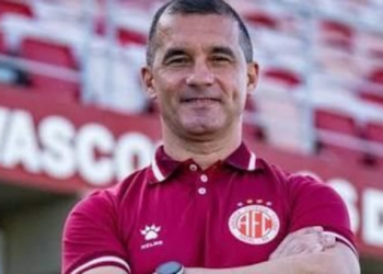 Ranielle Ribeiro permanece na direção técnica do América em 2027