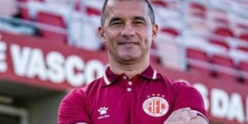 Ranielle Ribeiro permanece na direção técnica do América em 2027