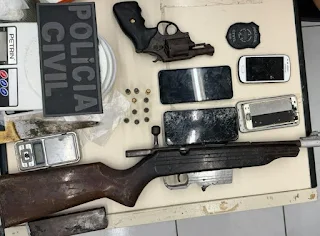 Homem morre após confronto com a PM em Mossoró; armas e drogas foram encontradas no local