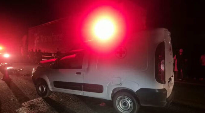 Motociclista de 46 anos morre após colidir com ambulância na BR-304, no RN