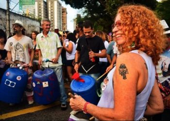 Pau e Lata completa 30 anos e celebra com seminário e baile festivo
