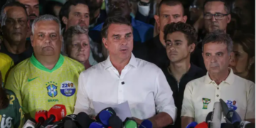 PL se divide sobre contestação judicial após derrota de Flávio Bolsonaro