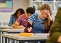 Pressão por aprovação no Enem exige atenção a saúde mental dos adolescentes