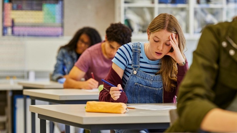 Pressão por aprovação no Enem exige atenção a saúde mental dos adolescentes