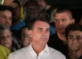 Onde está Flávio Bolsonaro? Aliados dizem não saber; avião tem voo barrado na Argentina