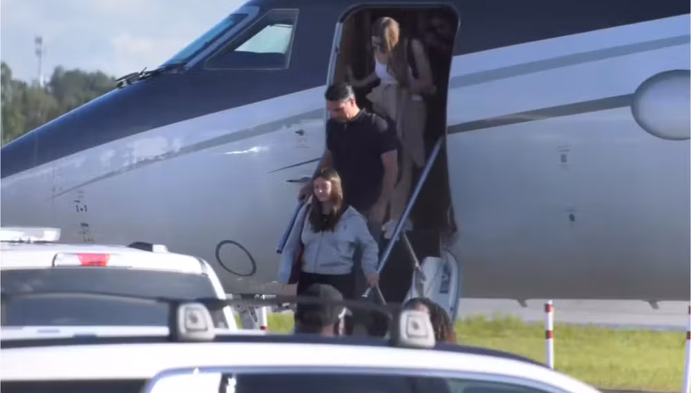 Flávio Bolsonaro chega aos Estados Unidos