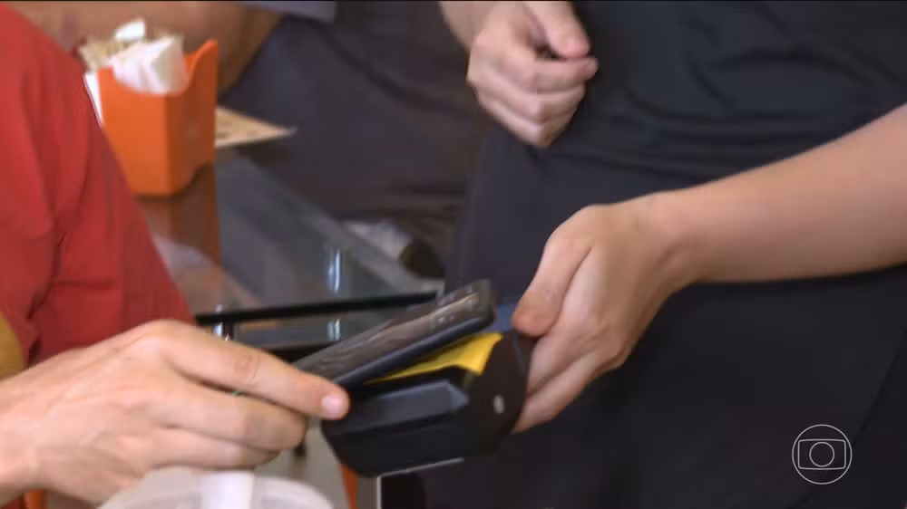 PIX por aproximação deixa de ter limite diário de R$ 500 a partir desta quinta; veja como pagar com essa modalidade