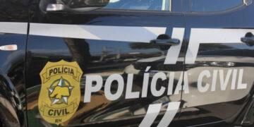 Polícia apreende R$ 12 mil, cheque e registros em investigação sobre compra de votos em Macau