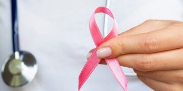 Obesidade e câncer de mama: como o cuidado contínuo ajuda a reduzir esse fator de risco